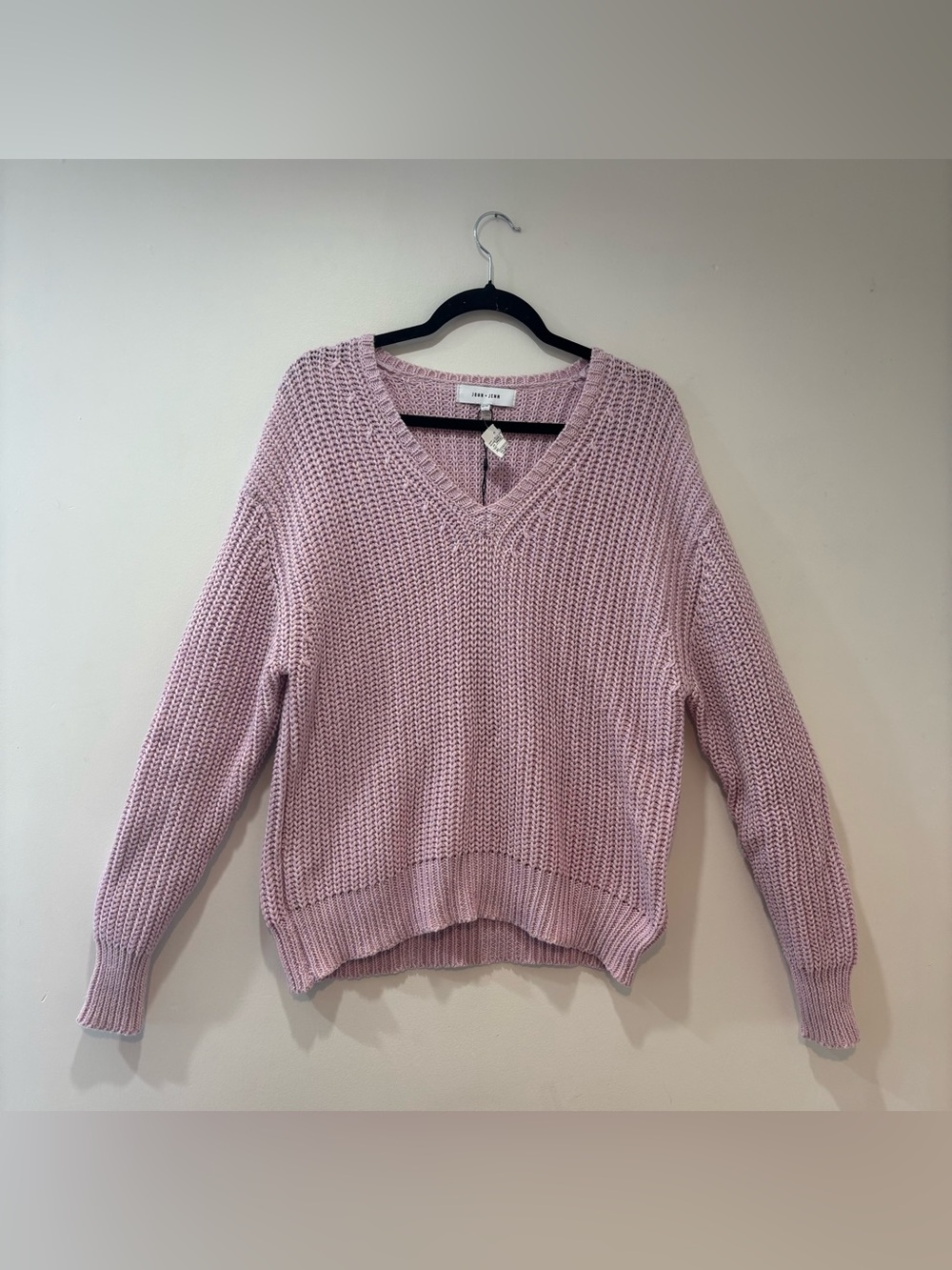 John + Jenn Lavender Pink V-Neck Chunky Knit Sweater